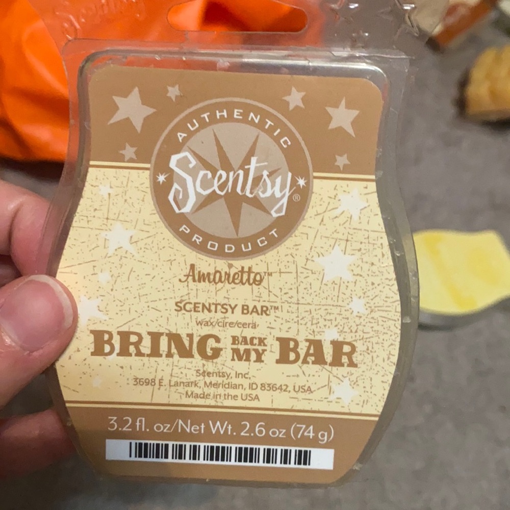 Amaretto scentsy wax (1/2 bar)